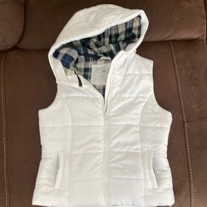 Puffy hooded vest